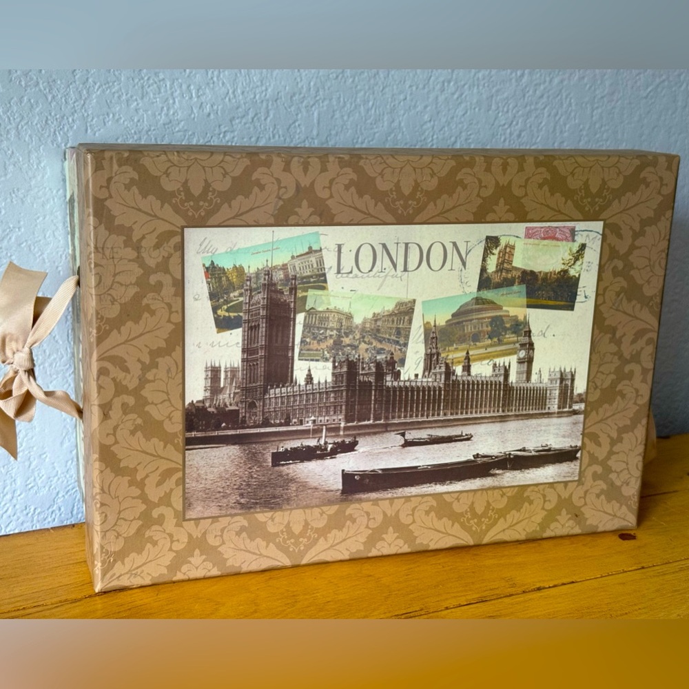 London Storage Box